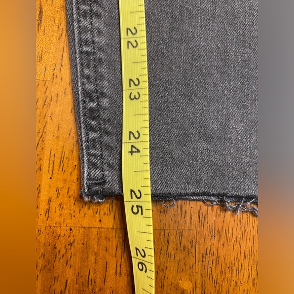 Old Navy mid rise, boyfriend ankle jeans. Size 24. NWT lightly distressed - Picture 9 of 11